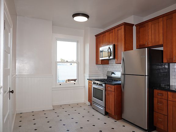 2nd image of 1707 Hayes St #1707