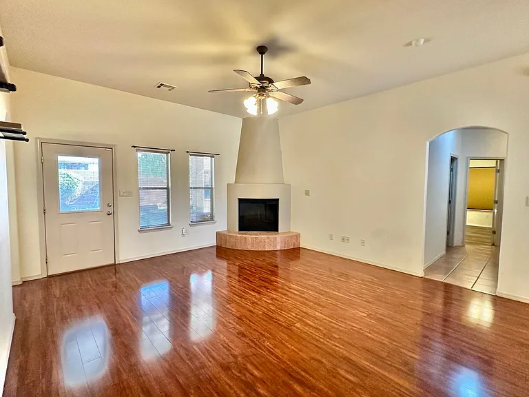 1104 San Miguel — Photo 17