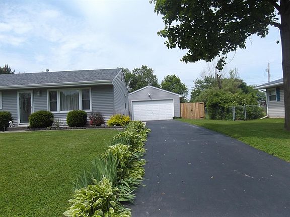 3rd image of 5661 Redwood Ave