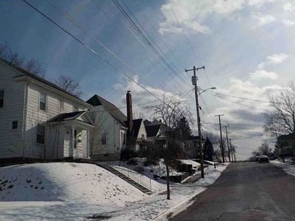 Exterior Neighborhood (street photo)