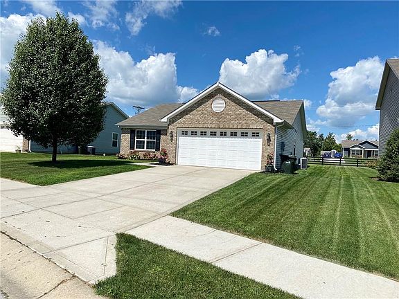 2nd image of 462 Sedgewick Dr