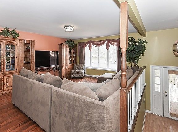 5th image of 25797 W Marquette Dr