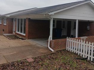 120 Magnolia St, Camden, TN 38320