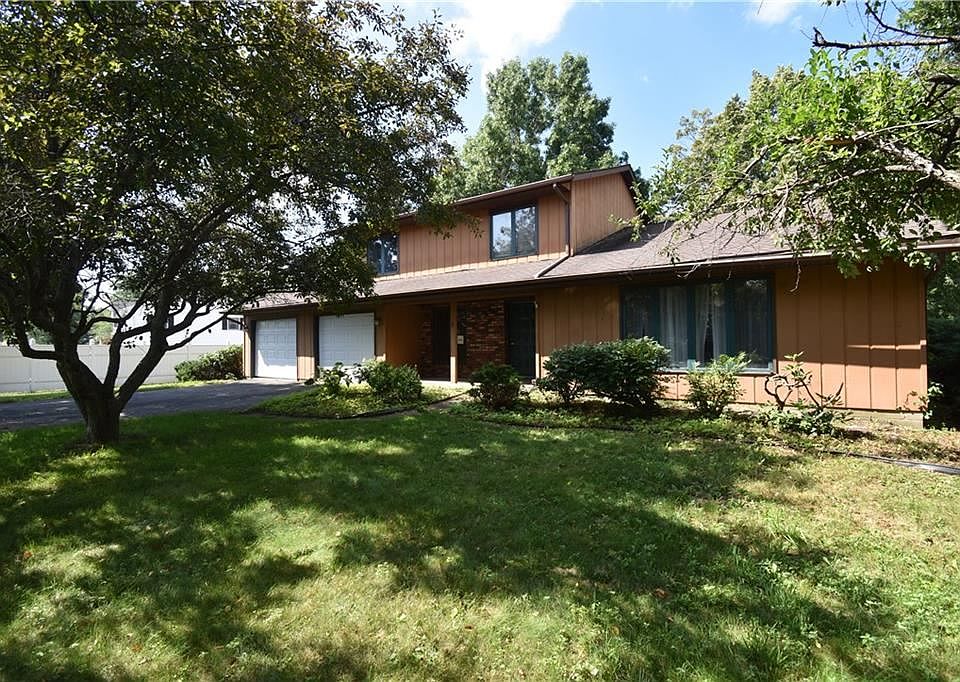 1st image of 14 Villa Dr