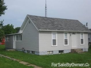 407 N Eastern Ave, Minier, IL 61759