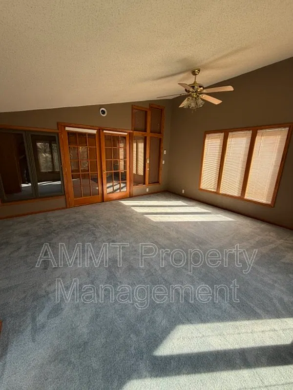 3 bed, 2.0 bath, $1,700 — Photo 3