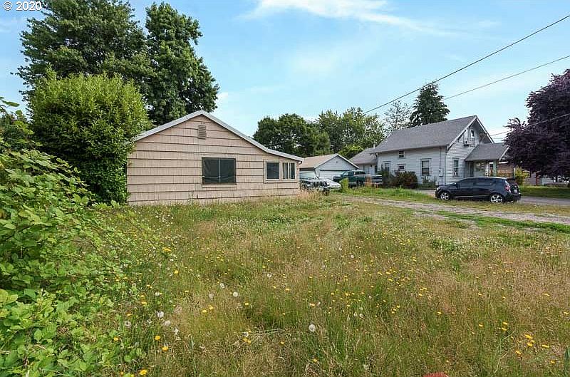 2nd image of 3693 Ward Dr NE