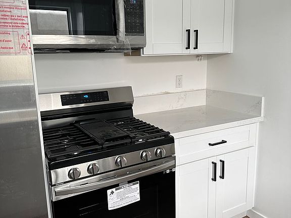 3rd image of 1850 Camden Ave APT 5