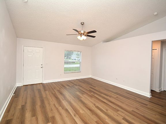 4th image of 1 Penn Manor Ln