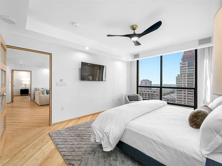 1 Beach Dr SE #2211 — Photo 34