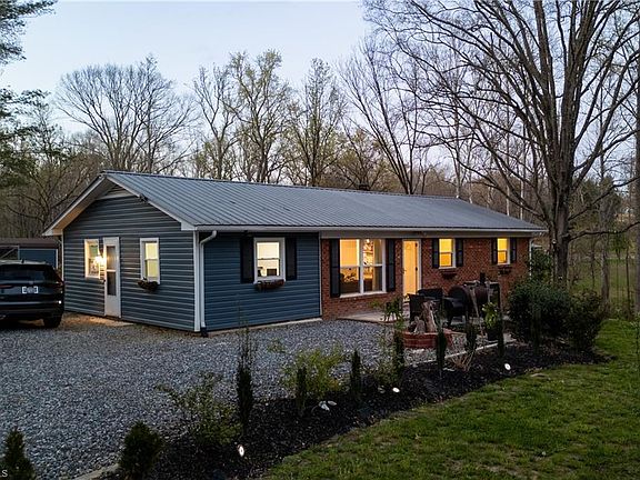 2nd image of 747 N Clodfelter Rd