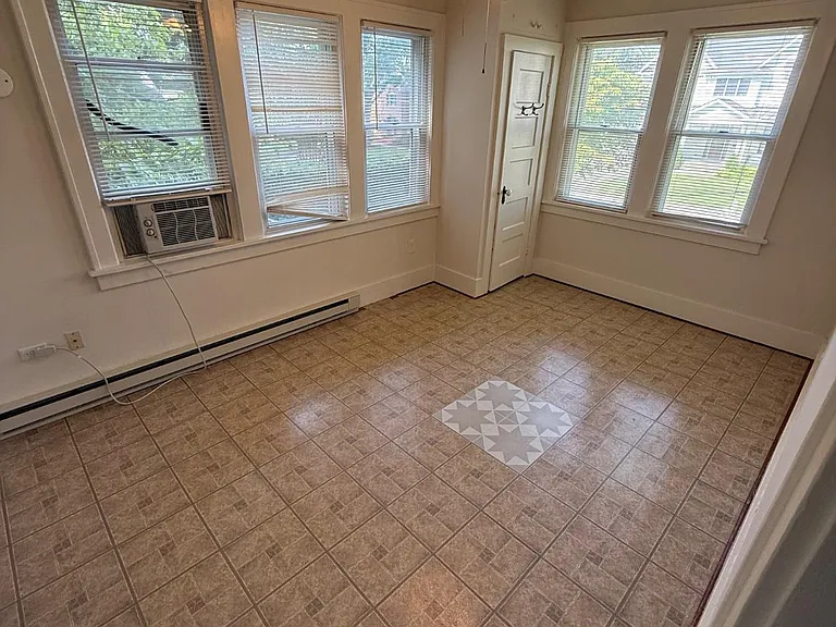 1131 Marion Ave — Photo 3