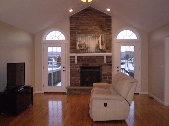 5th image of 11 Heritage Ln