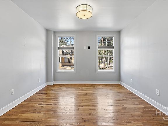 4th image of 521 W 37th Street