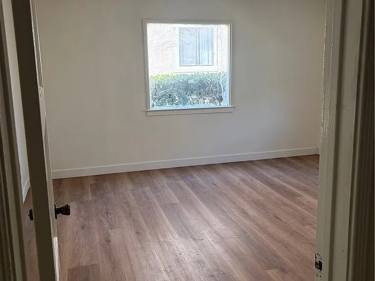 20726 Seine Ave — Photo 5