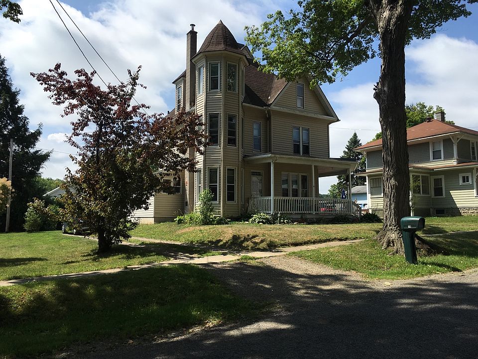 1st image of 18 E 3rd St