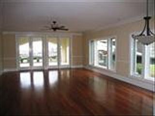 3rd image of 933 Shoreline Dr W