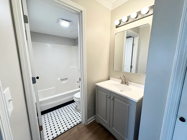 1-Bedroom W/ Balcony