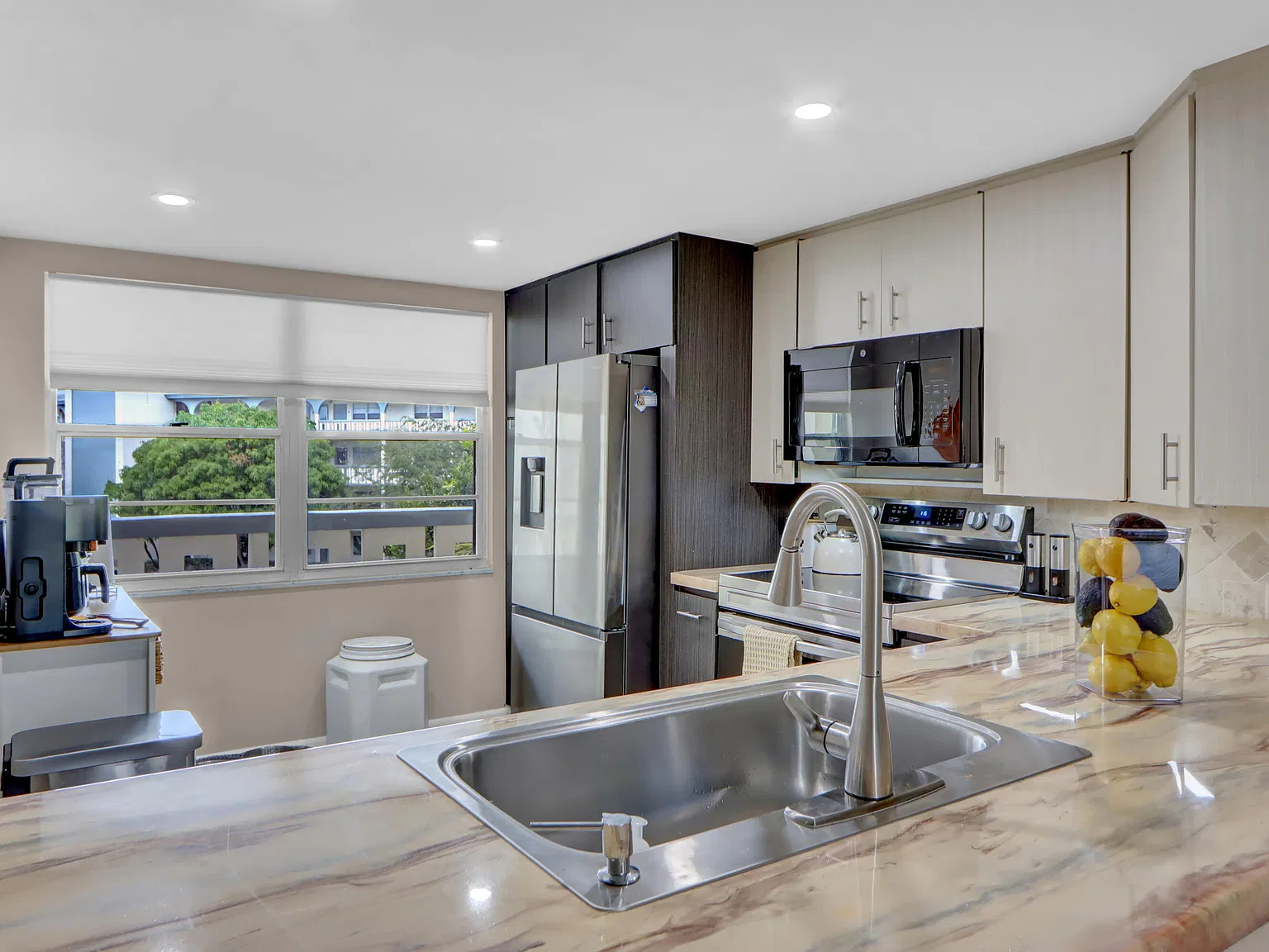 2 bed, 2.0 bath, 1156 sqft, $2,300 — Photo 4