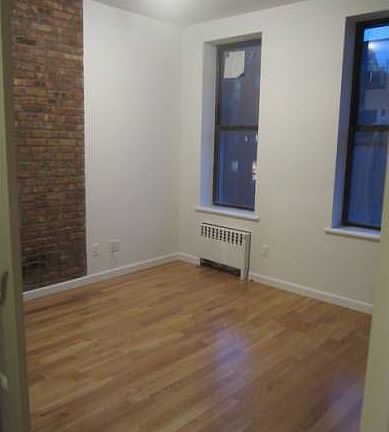 4th image of 172 E 108th St