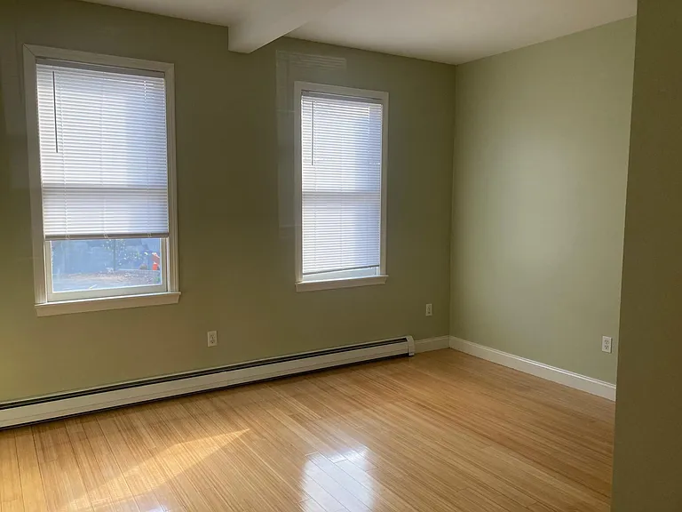 52 Maple St — Photo 8