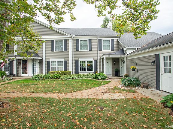 2nd image of 2689 Williamsburg Cir