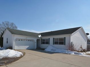 28639 64th Ave, Lawton, MI 49065