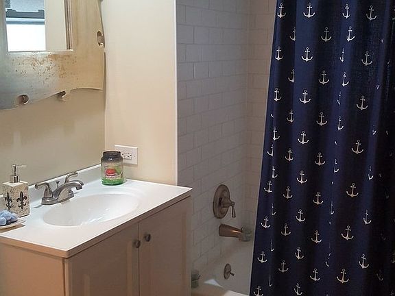 4th image of 5309 W 105th St