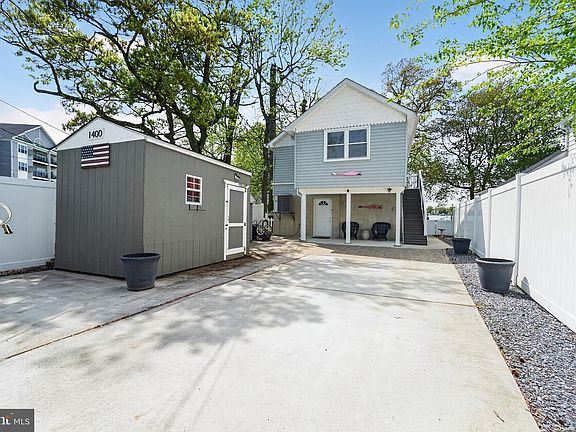 4th image of 1400 Burke Rd