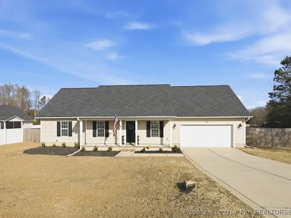 205 Copper Creek Dr, Raeford, NC 28376