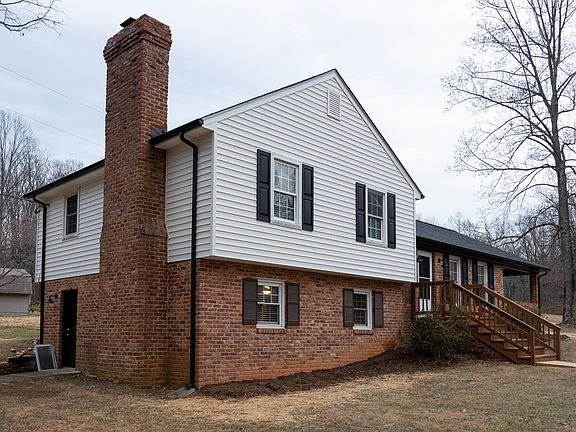 3rd image of 399 Mountain Lake Ct