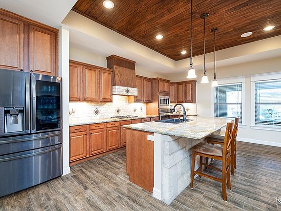 4th image of 2146 Valleyview Dr