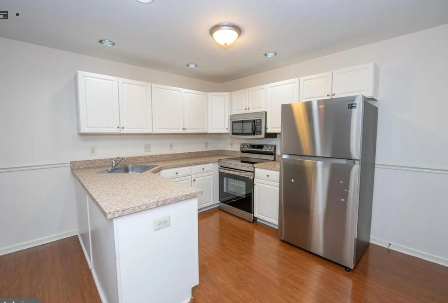 2 bed, 1.5 bath, 1750 sqft, $2,700 — Photo 3