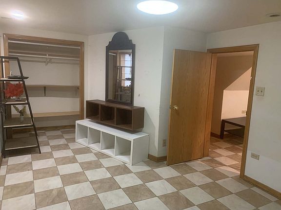 5th image of 4418 N Albany Ave