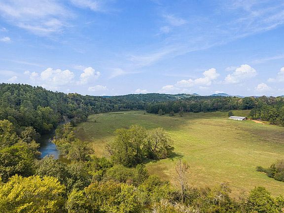 3rd image of 517 Ridge Rd