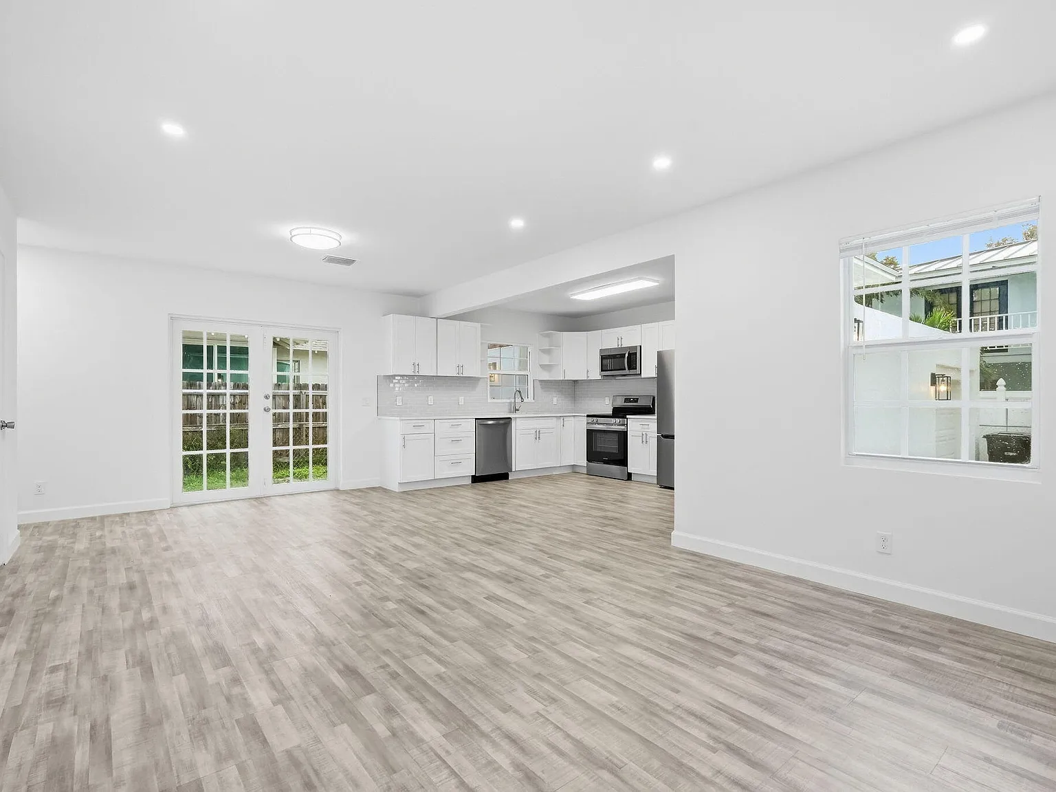 2 bed, 2.0 bath, 1458 sqft, $6,000 — Photo 3