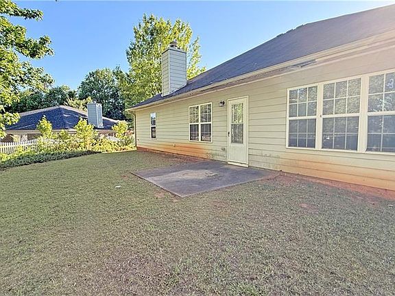 4th image of 65 Lakeridge Ct