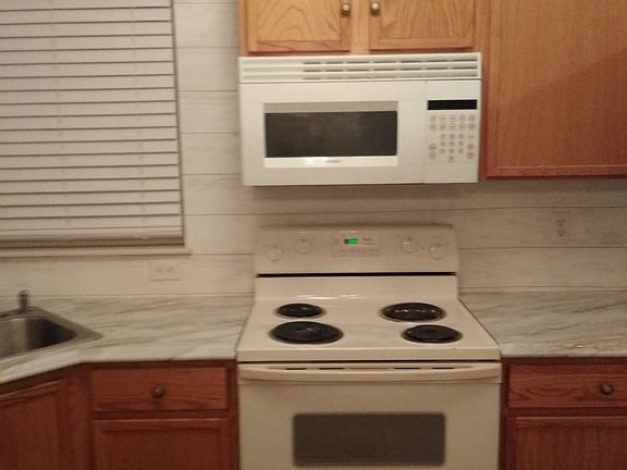 5th image of 914 S Lilac Ct
