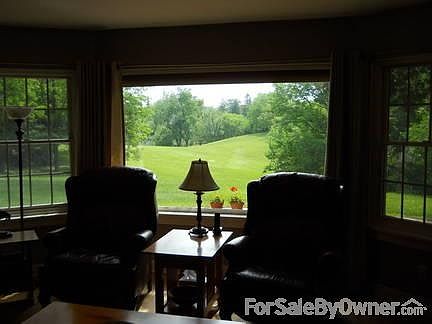 Living room view : Spacious living room with great view. Wildlife included.