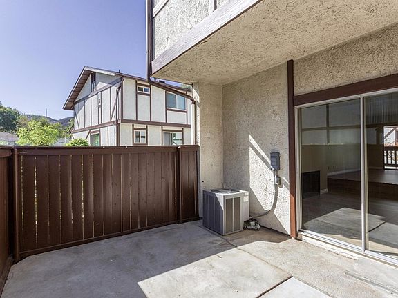 3rd image of 10480 Sunland Blvd APT 12
