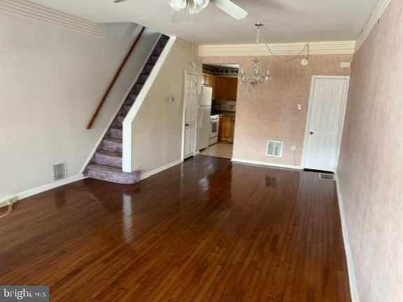 4th image of 2643 S Alder St