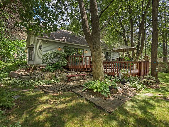 5th image of 27598 Lakewood Dr NW