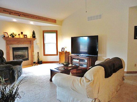 2nd image of 206 Madelines Park Cir