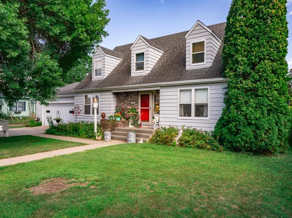 304 3rd St NE, Little Falls, MN 56345