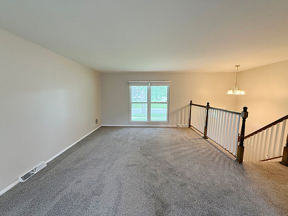 5th image of 2517 Campbell St