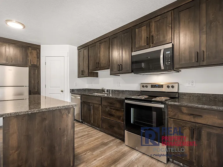 110 W Siphon Rd #BLD-3 — Photo 3