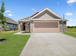 9220 Union Pacific Dr, Crowley, TX 76036