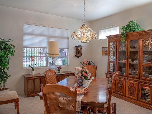 3rd image of 20250 N Meadowood Dr