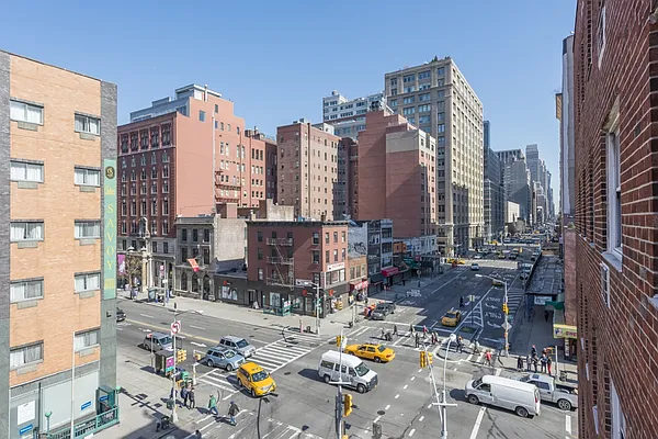 Rented by MNS | media 10