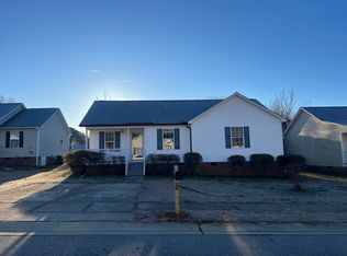 1033 Cove Cir, Clayton, NC 27520